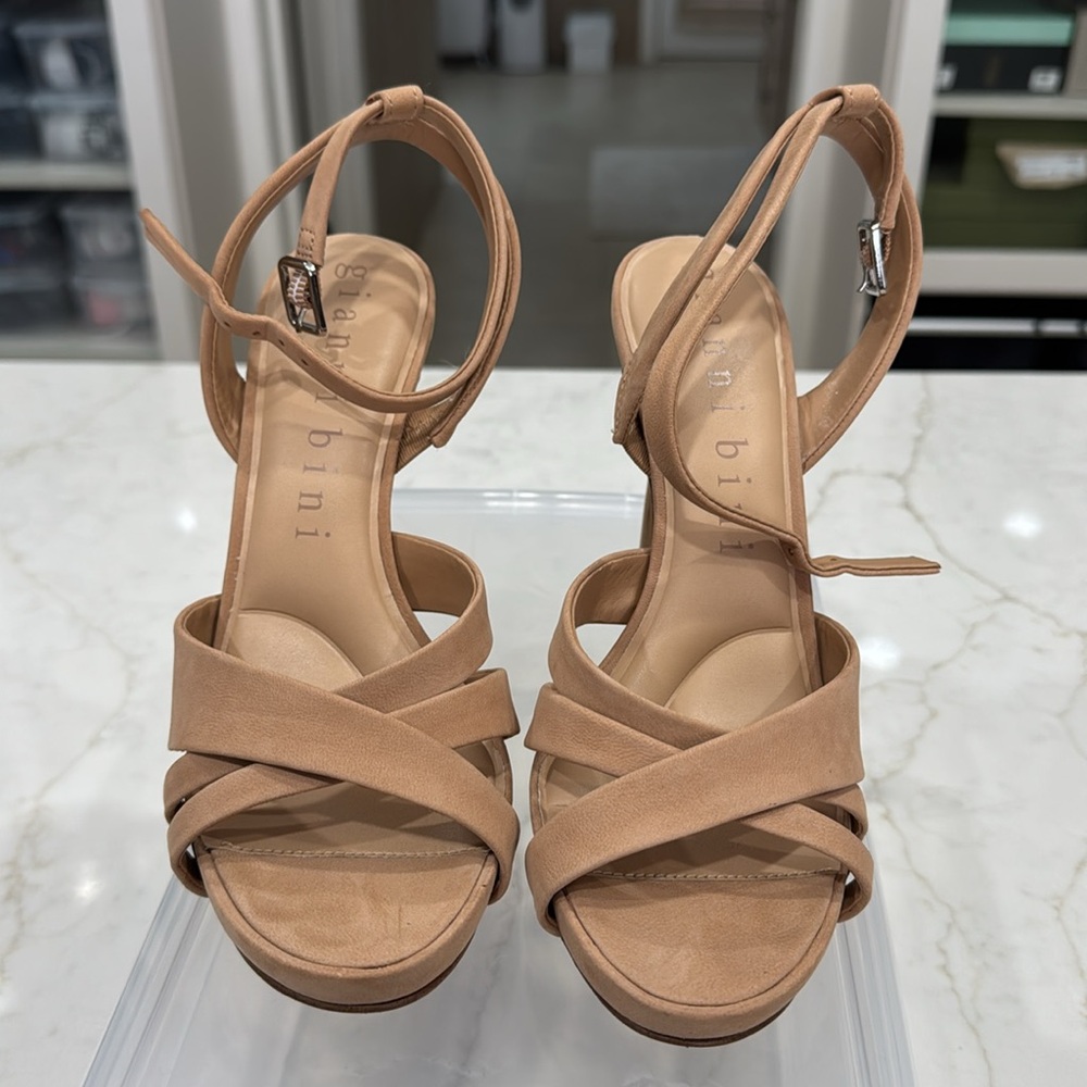 🍀Gianni Bini heels - Picture 2 of 5
